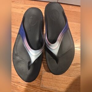 Oofos Black and Blue Gradient Sandals